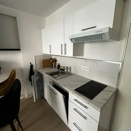 Joli F2, 7 Min De La Gare Apartment